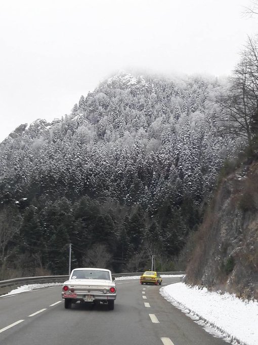 Durch die Berge.jpg