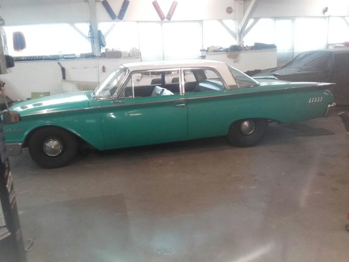 Fairlane mit 15 zoll Felgen.jpeg