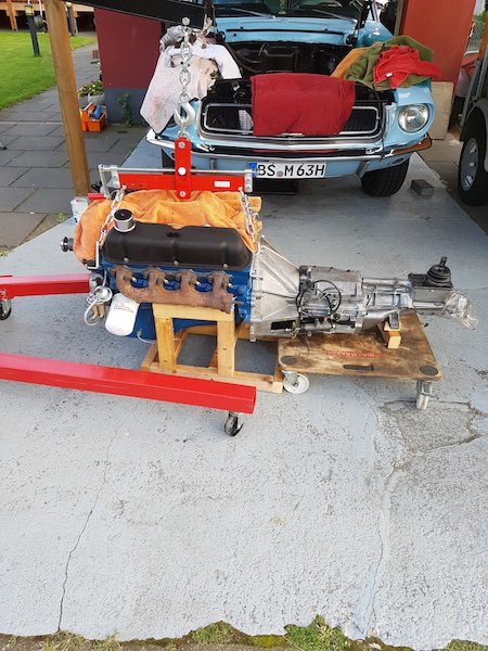 Neuer Motor mit Schaltgetriebe.jpg