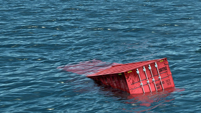 blauwasser_container_kollision_auf_see_treibend.jpg