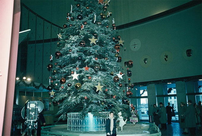 ford-rotunda-christmas.jpg